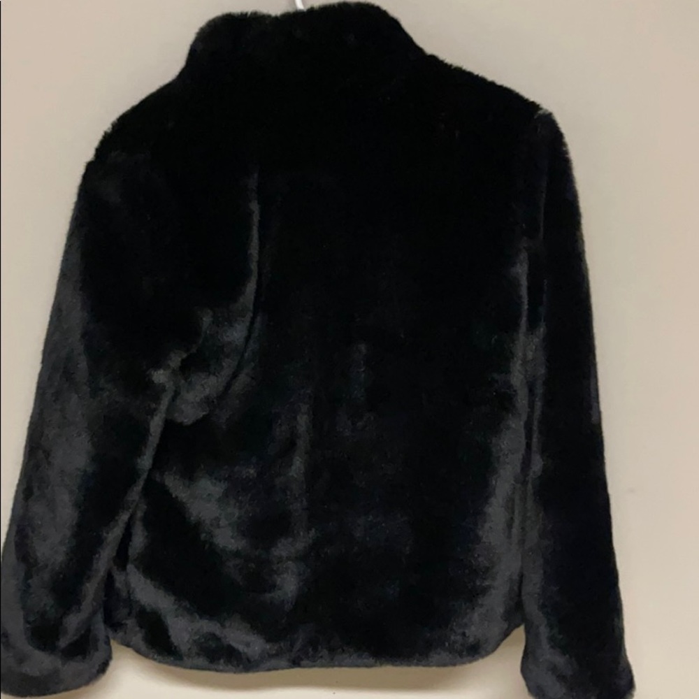 Faux fur - Picture 3 of 3
